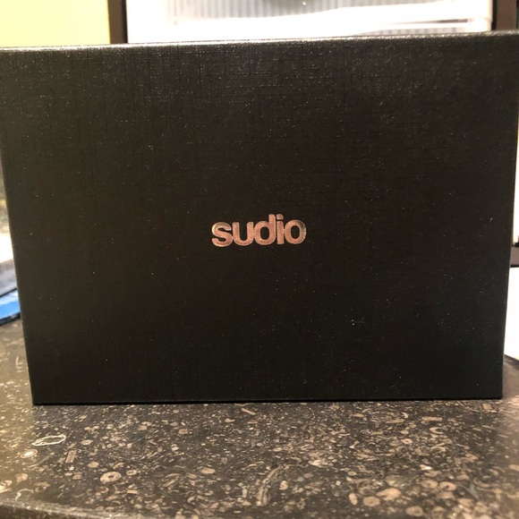 Sudio Passport holder - Picture 3 of 3